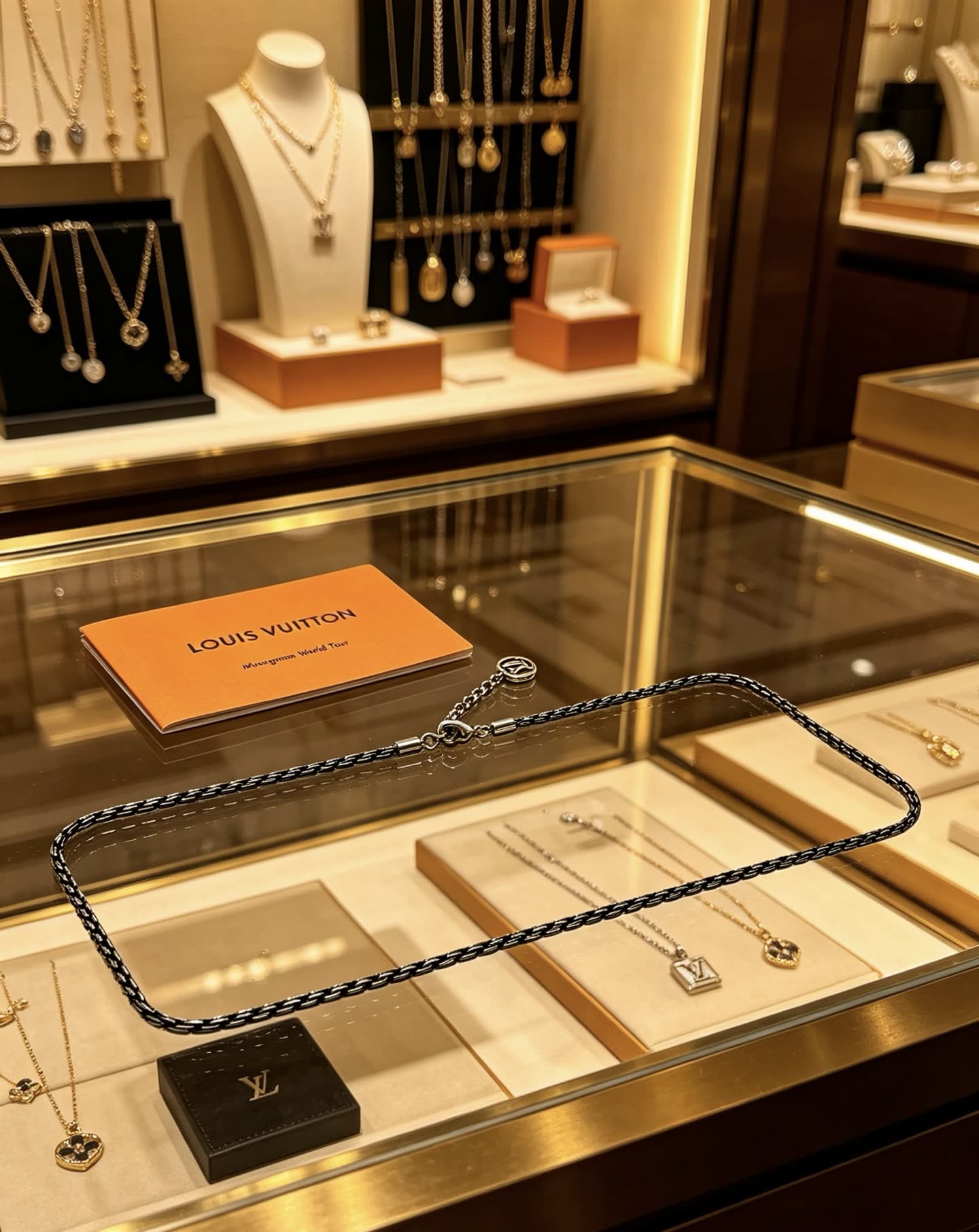 Louis Vuitton Men's Chain Necklace